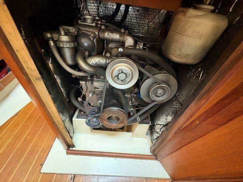 30ft Hunter Yacht For Sale