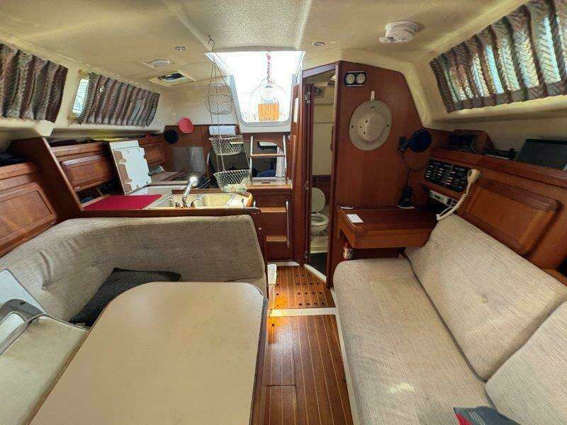 30ft Hunter Yacht For Sale