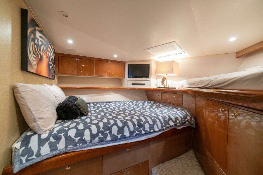 2004 Viking 61 Convertible 