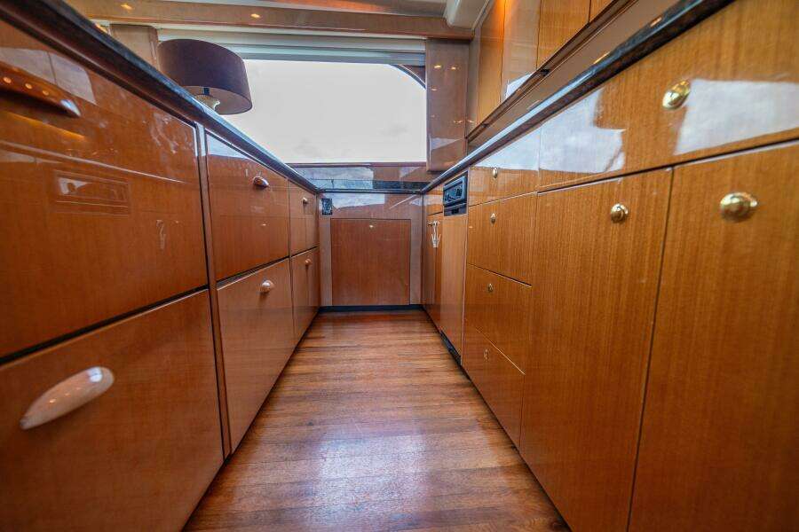 2004 Viking 61 Convertible 