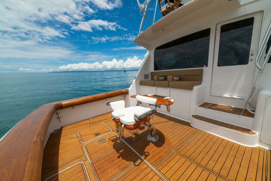 2004 Viking 61 Convertible 