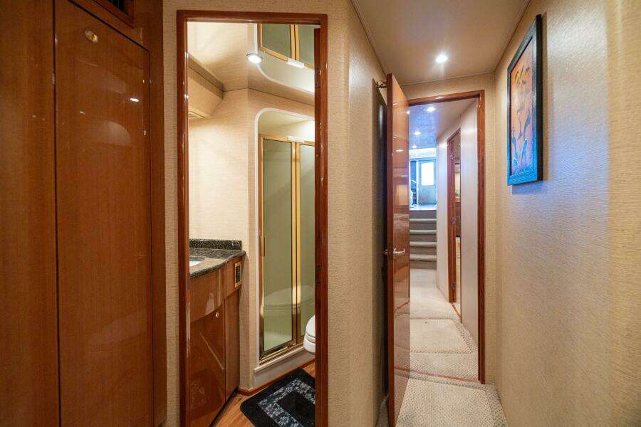 2004 Viking 61 Convertible 