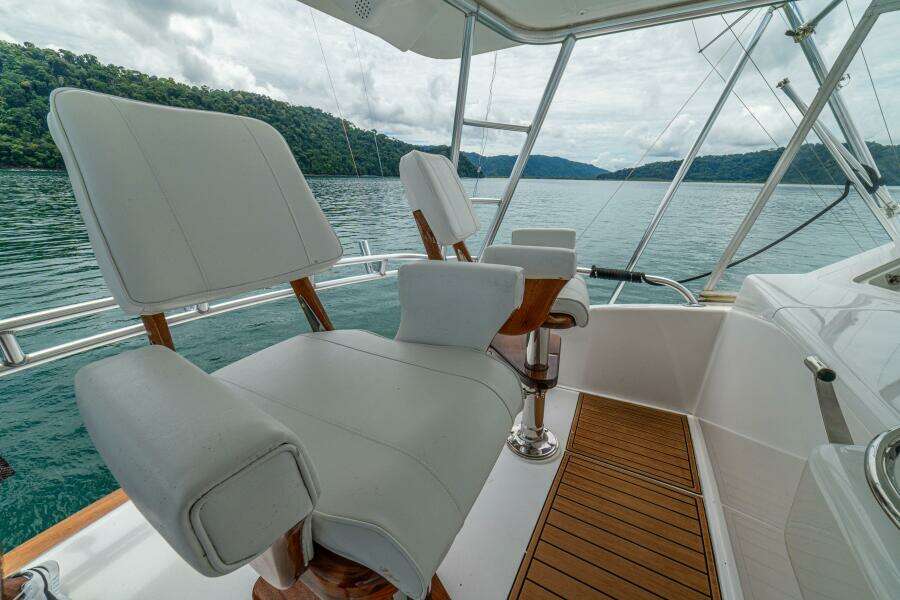 2004 Viking 61 Convertible 