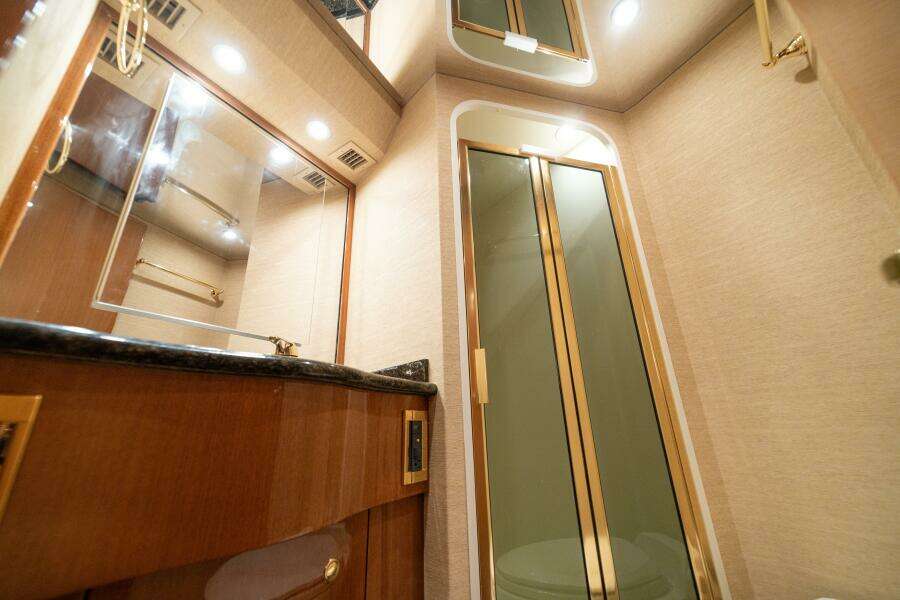 2004 Viking 61 Convertible 