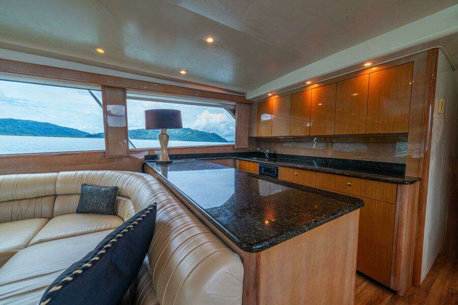 2004 Viking 61 Convertible 