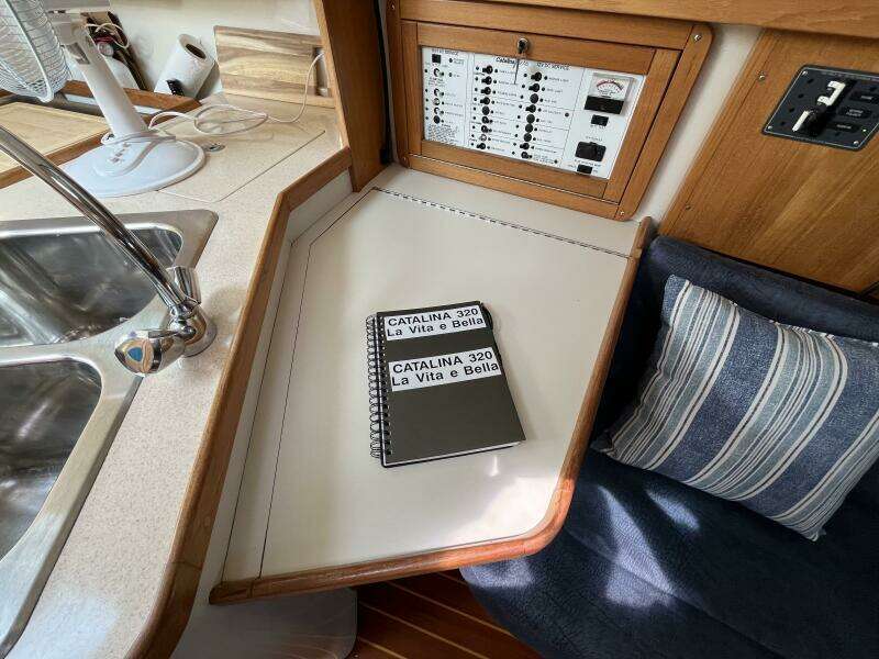 La Vita e Bella 32ft Catalina Yacht For Sale
