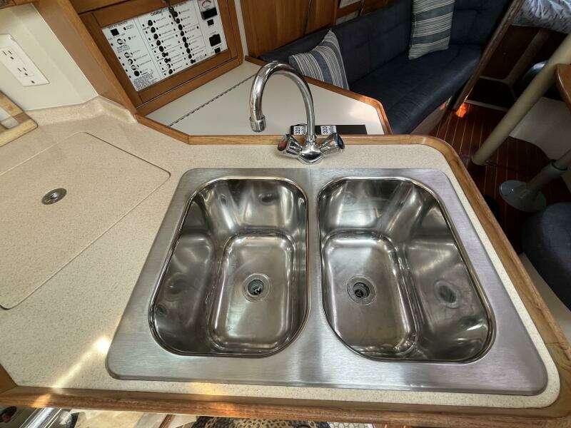 La Vita e Bella 32ft Catalina Yacht For Sale