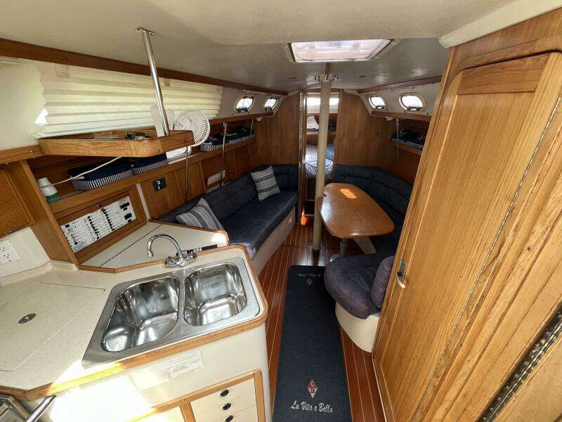 La Vita e Bella 32ft Catalina Yacht For Sale