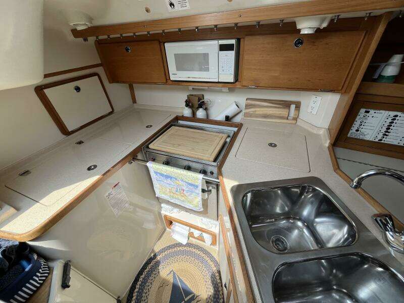 La Vita e Bella 32ft Catalina Yacht For Sale