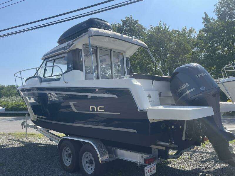 27ft Jeanneau Yacht For Sale