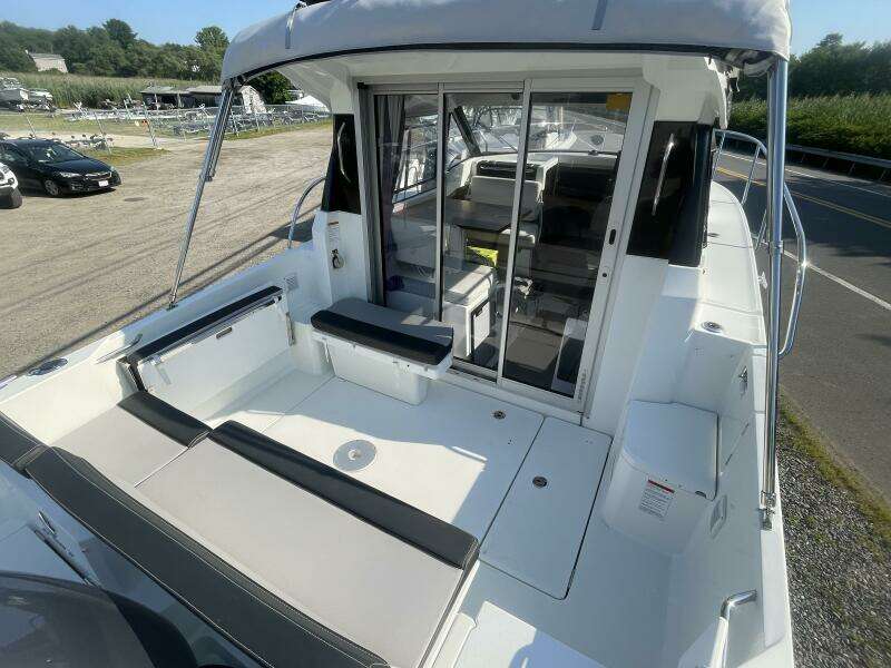 27ft Jeanneau Yacht For Sale