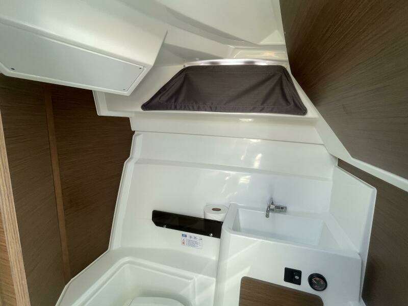 27ft Jeanneau Yacht For Sale