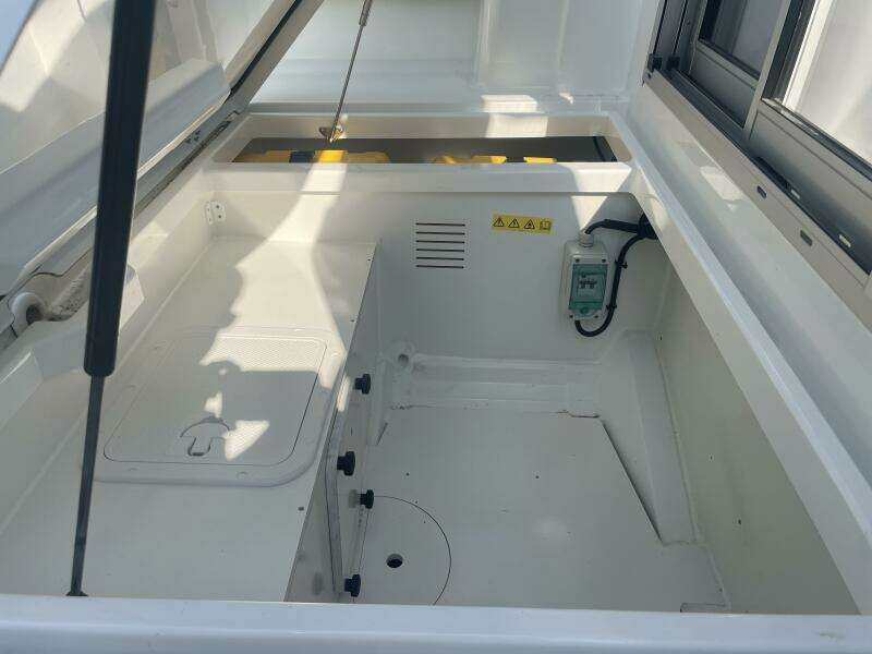 27ft Jeanneau Yacht For Sale