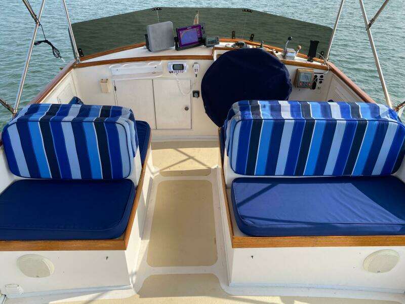 36ft Grand Banks Yacht For Sale