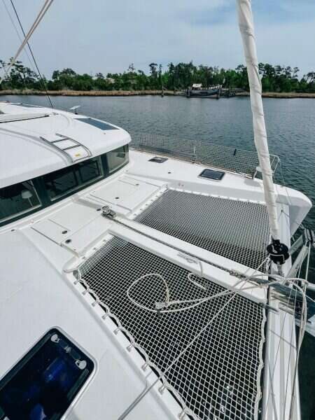 2023-lagoon-40-sail-9867159-20250709184936585-1.jpg
