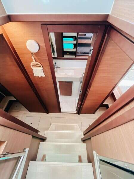 2023-lagoon-40-sail-9867159-20250709184905655-1.jpg