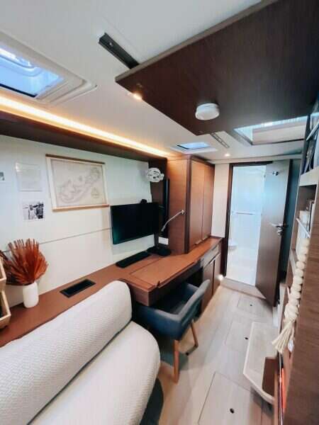 2023-lagoon-40-sail-9867159-20250709184909500-1.jpg