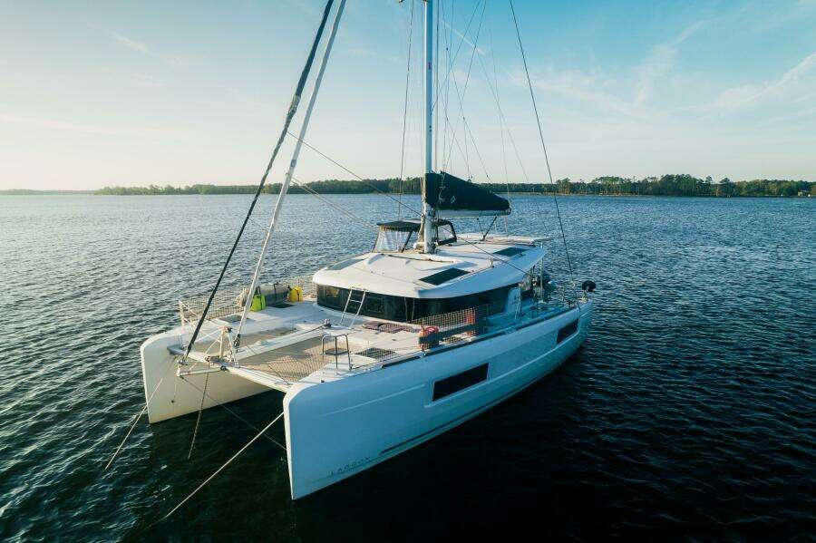 2023-lagoon-40-sail-9867159-20250709184311315-1.jpg