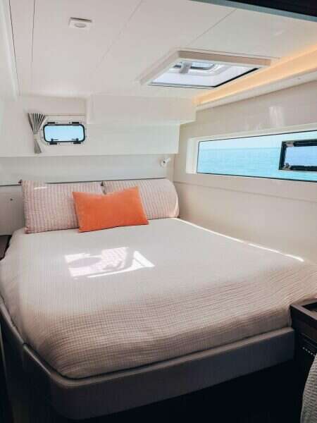 2023-lagoon-40-sail-9867159-20250709184558155-1.jpg