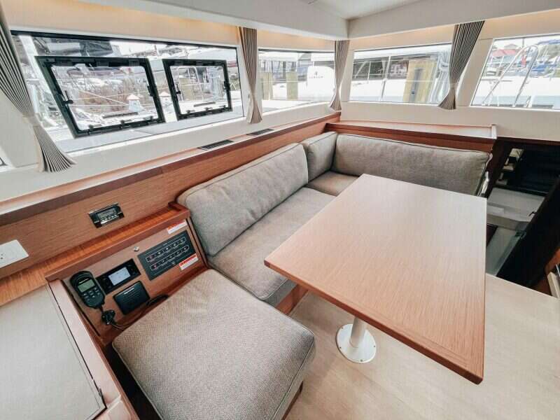 2023-lagoon-40-sail-9867159-20250731052730874-1.jpg