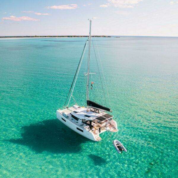 2023-lagoon-40-sail-9867159-20250709184320030-1.jpg