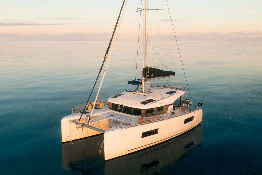 2023-lagoon-40-sail-9867159-20250709184312370-1.jpg