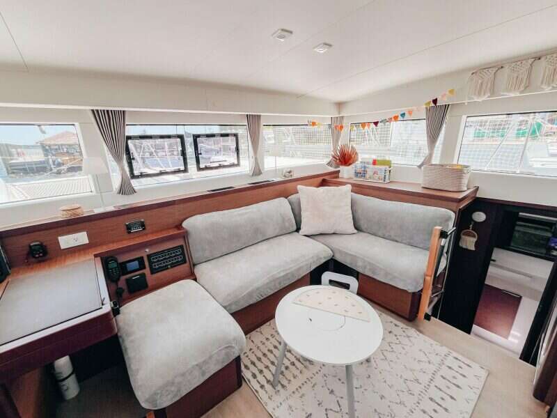 2023-lagoon-40-sail-9867159-20250709184459607-1.jpg