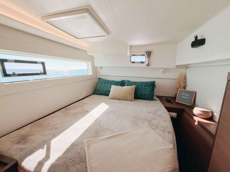 2023-lagoon-40-sail-9867159-20250709184836094-1.jpg