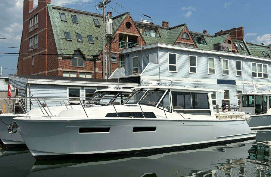 47ft MJM Yacht For Sale