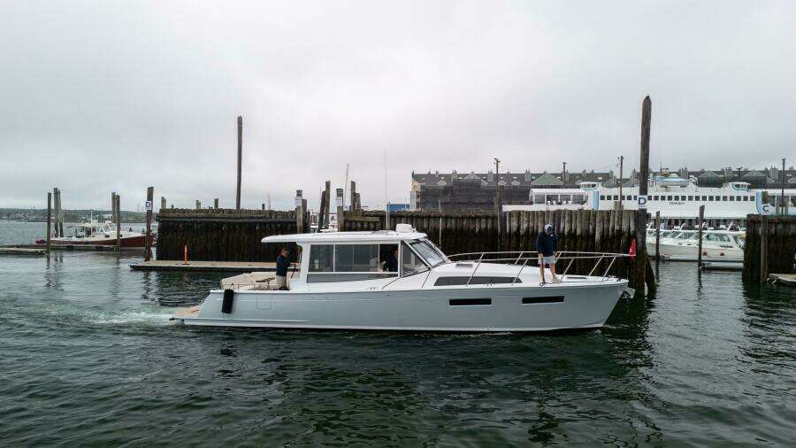 47ft MJM Yacht For Sale