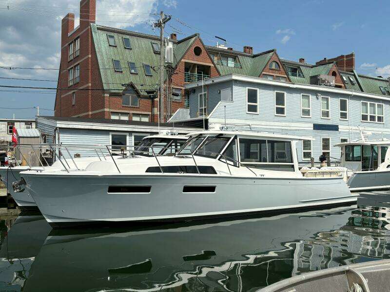 47ft MJM Yacht For Sale