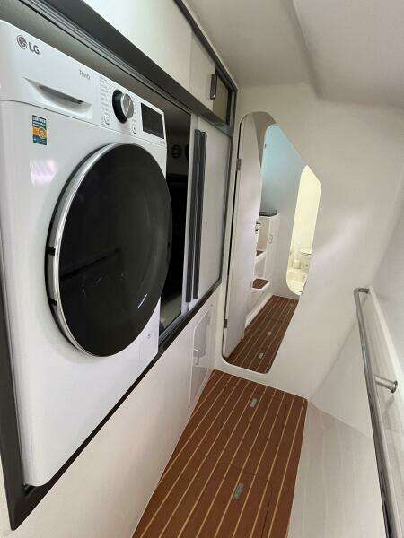 Starboard hull