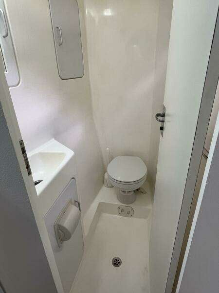 Starboard forward head