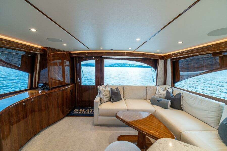 2021 Viking 58 Convertible 