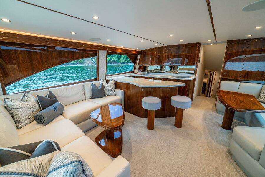 2021 Viking 58 Convertible 