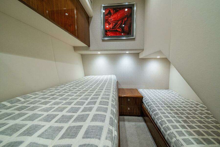 2021 Viking 58 Convertible 