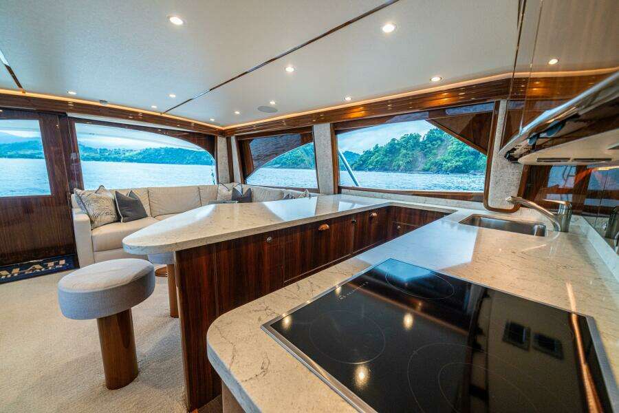 2021 Viking 58 Convertible 