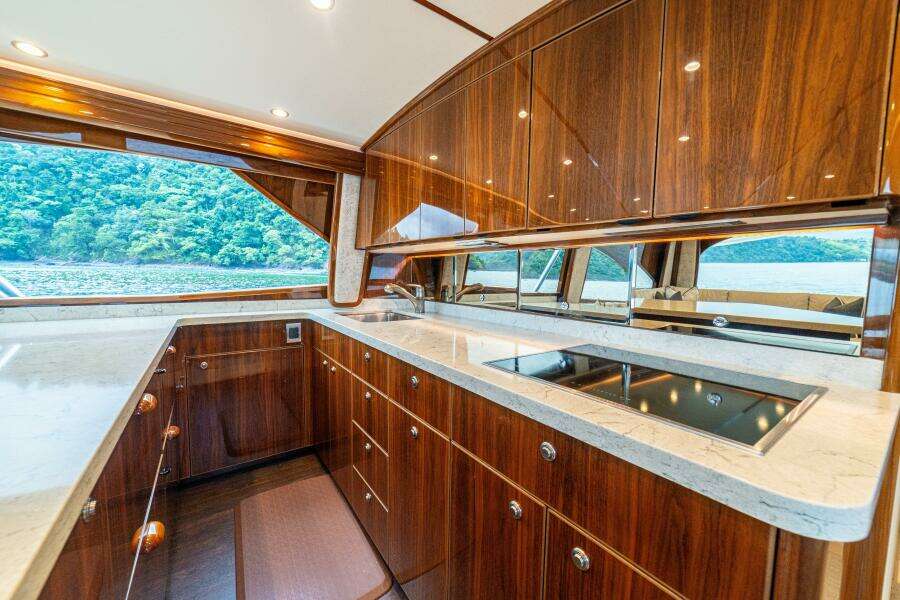 2021 Viking 58 Convertible 