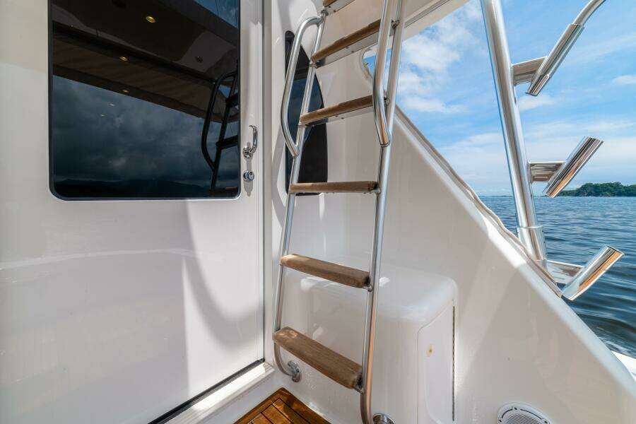 2021 Viking 58 Convertible 