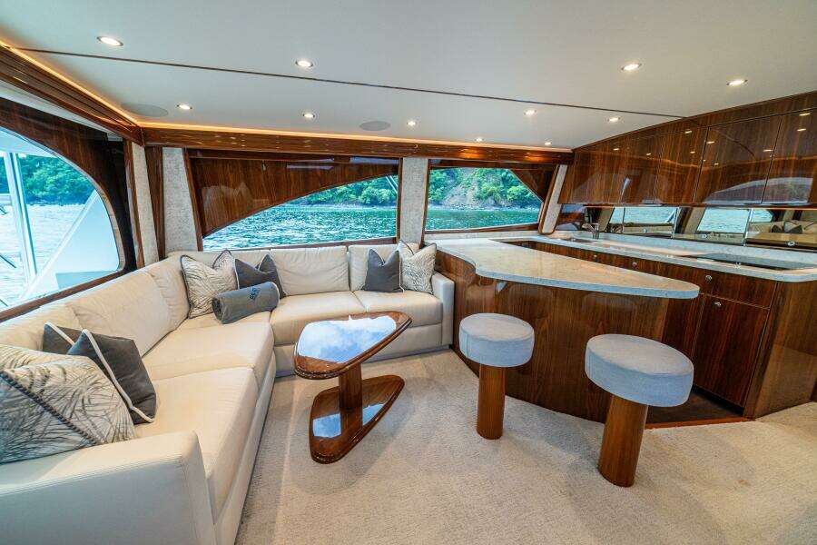 2021 Viking 58 Convertible 