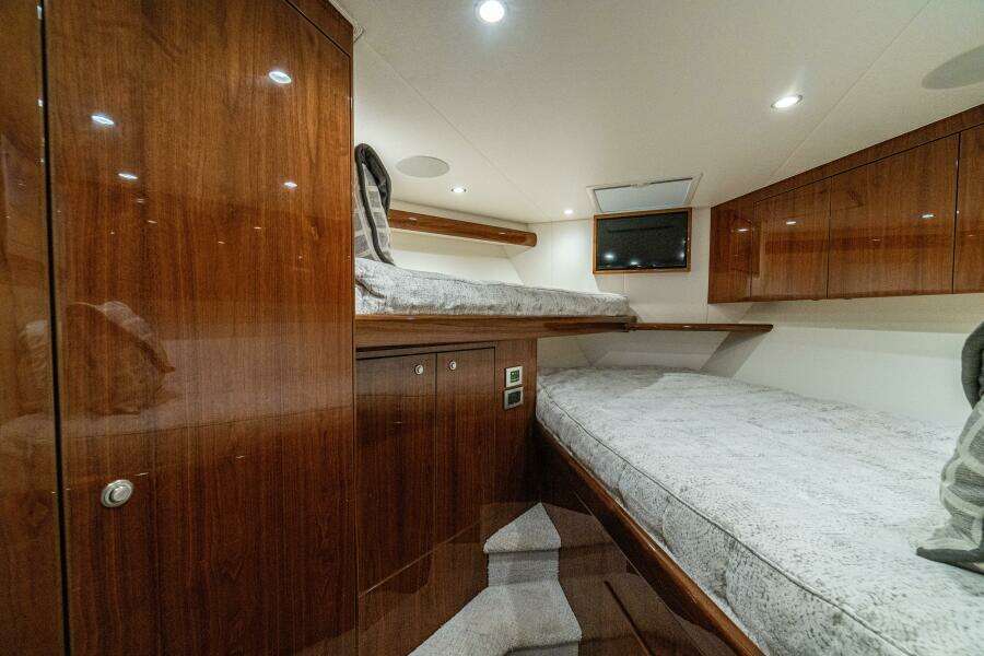 2021 Viking 58 Convertible 