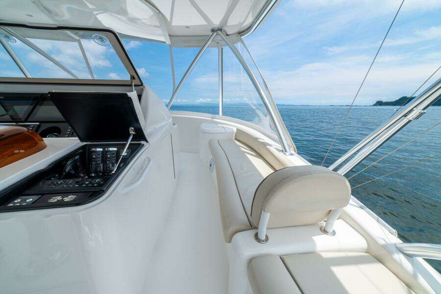2021 Viking 58 Convertible 