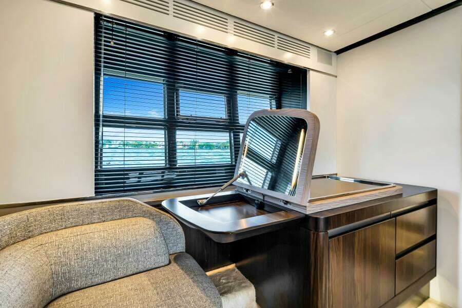 AMF 59ft Azimut Yacht For Sale