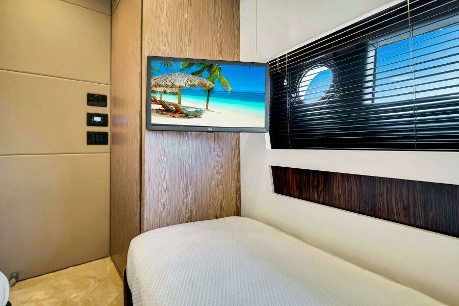 AMF 59ft Azimut Yacht For Sale