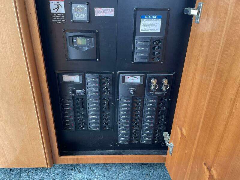 MA CHERI 34ft Meridian Yacht For Sale