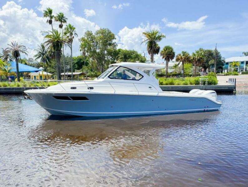 37ft Pursuit Yacht For Sale