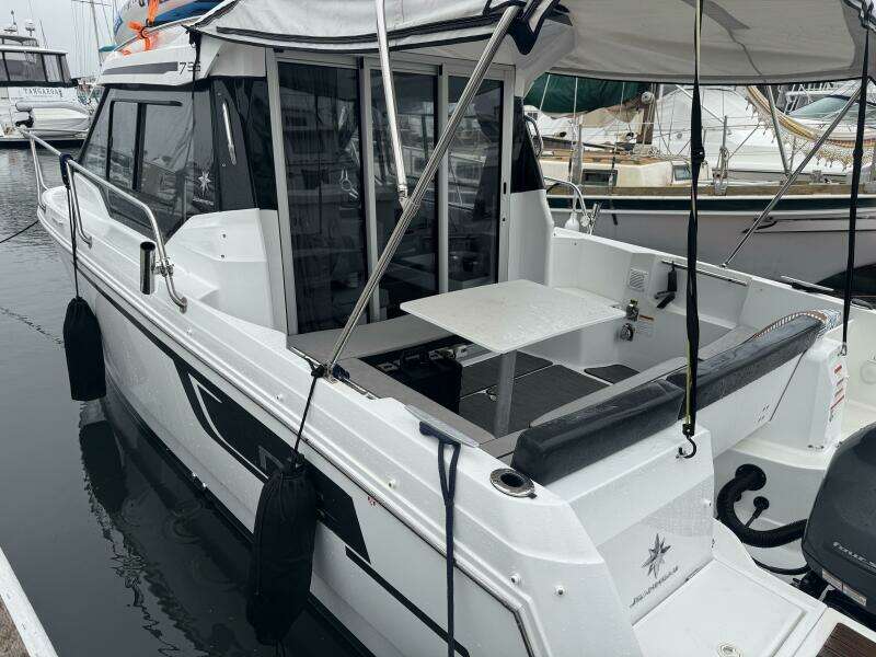 24ft Jeanneau Yacht For Sale