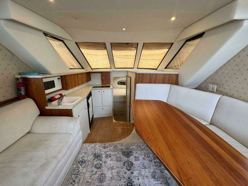 32ft Silverton Yacht For Sale