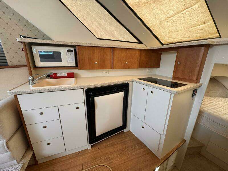 32ft Silverton Yacht For Sale