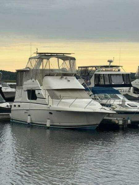 32ft Silverton Yacht For Sale